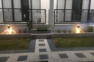 Villa galunggung rooftop Tasikmalaya外面的花园