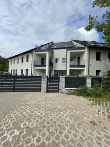 Budova, kde se aparthotel nachází