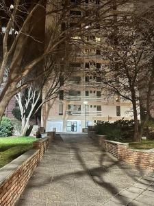 Το κτήριο όπου στεγάζεται  το διαμέρισμα