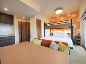HIYORI Stay Kyoto Kamogawa客房内的一张或多张床位