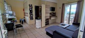 Kuchyň nebo kuchyňský kout v ubytování Catamaran Corfu Aparthotel