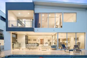 Η κουζίνα ή μικρή κουζίνα στο Opulence on Broadbeach
