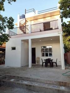 Balkón nebo terasa v ubytování Guiuan Bayview