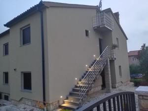 Budova, kde se apartmán nachází