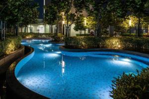 Bazén v ubytování Apartment at Robertson by Wgshomestay nebo v jeho okolí