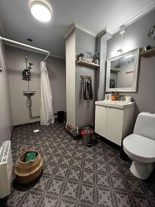 Ένα μπάνιο στο Charming Double-room close to nature