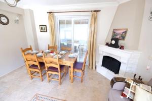 Posezení v ubytování Müstakil Özel Havuzlu Villa + 15 fotografií