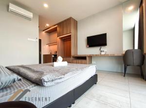 TV a/nebo společenská místnost v ubytování Stirling Homestay by Evernent