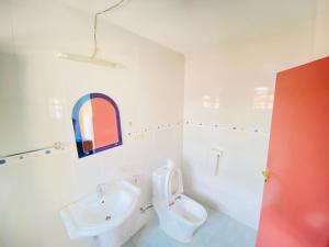 Φωτογραφία από το άλμπουμ του Beautiful spacious entire 4 bedrooms comfy house in Kimihurura στο Κιγκάλι