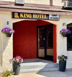 Gallery image of King Hotel in Oliver