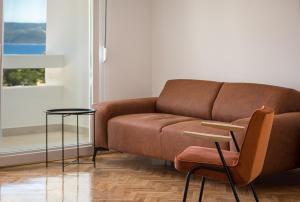Χώρος καθιστικού στο Skyline Suite