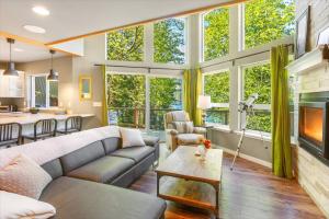 Ruang duduk di Yellow Tail Cabin