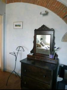 A television and/or entertainment centre at Agriturismo La Provenca