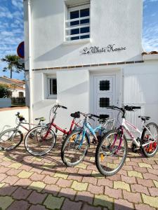 Jazda na bicykli v okolí ubytovania La White House, 8 personnes/8 vélos + free Parking