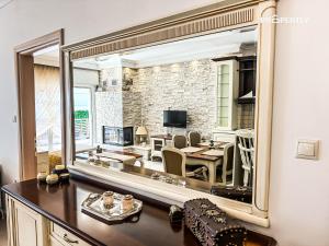 TV a/nebo společenská místnost v ubytování Seaside Luxury Apartment #PROPERTLY