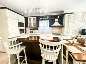 Kuchyň nebo kuchyňský kout v ubytování Seaside Luxury Apartment #PROPERTLY
