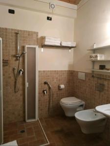 A bathroom at Agriturismo La Provenca