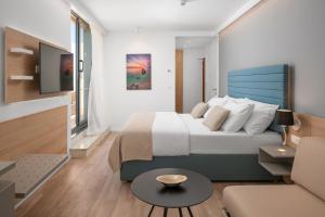 TV i/ili multimedijalni sistem u objektu Valamar Meteor Hotel