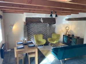 Χώρος καθιστικού στο Gite de la mare aux sangliers Huelgoat