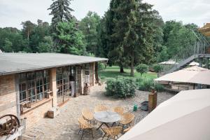 Ein Garten an der Unterkunft Mühle Tornow am Wentowsee