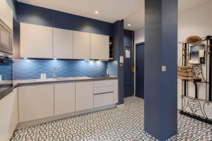 L48 Smart 1 BDR AC. Centre 10mins Sea