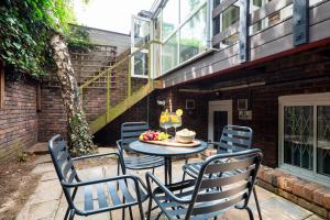 Balkón nebo terasa v ubytování Rare 4beds Townhouse in Kensington with Patio