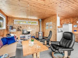 Kuchyň nebo kuchyňský kout v ubytování Holiday Home Steni - 250m from the sea by Interhome