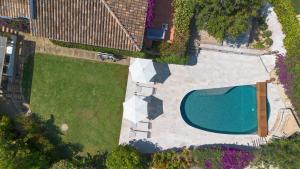 Bazén v ubytovaní Bonita stay B Light Piscina climatizada, bbq, wifi alebo v jeho blízkosti
