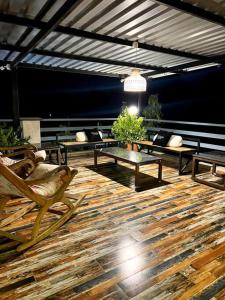 Billede fra billedgalleriet på Zio Asmara- Peacefull terrace settings, Pool, BBQ i Titwala + 10 billeder