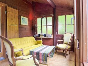 Χώρος καθιστικού στο Apartment Chalet Kibou by Interhome