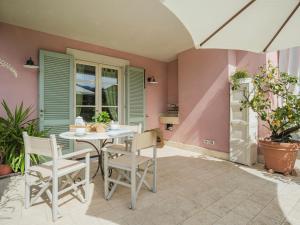 Balkón nebo terasa v ubytování Apartment Appartamento Rosa by Interhome