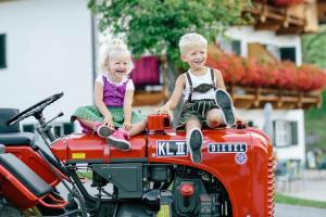 Deti v ubytovaní Reiter- und Feriengut Suassbauer