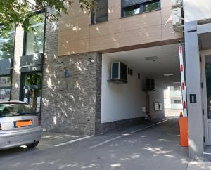 Το κτήριο όπου στεγάζεται  το διαμέρισμα