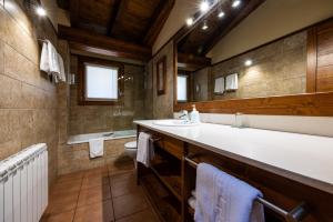 Kúpeľňa v ubytovaní Aparthotel Bellver + 37 fotografií