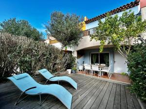 Balkón nebo terasa v ubytování Maison charmante à Cogolin + Piscine