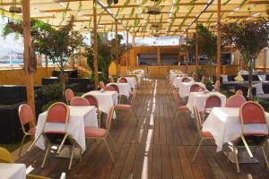 Restaurace v ubytování Falucho Paradise Beach