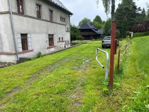Zahrada ubytování Apartmán nad Teplou Vltavou + 5 fotografií