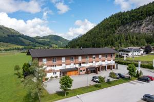 Nespecifikovaný výhled na hory nebo výhled na hory při pohledu z hotelu