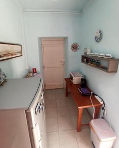 Kuchyňa alebo kuchynka v ubytovaní 1895 Garden House