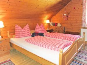 Postel nebo postele na pokoji v ubytování Chalet Fischerhütte by Interhome + 15 fotografií