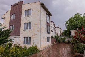 Budova, kde se vila nachází