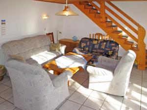 Posezení v ubytování Holiday Home Altes Schöpfwerk-4 by Interhome