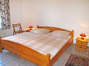 Postel nebo postele na pokoji v ubytování Holiday Home Altes Schöpfwerk-4 by Interhome