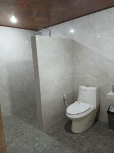 Koupelna v ubytování Lumbung Umaluah Villa + 8 fotografií