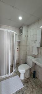 Ένα μπάνιο στο Alpinn Apart Hotel +37 φωτογραφίες