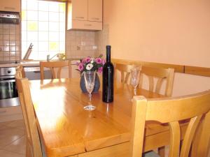 Køkken eller tekøkken på Apartment Ružica by Interhome + 19 billeder