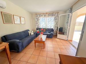Posedenie v ubytovaní Holiday Home Comino by Interhome