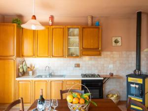 Kuchyňa alebo kuchynka v ubytovaní Holiday Home Casa Trinità by Interhome