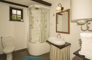 Bagno di Peaceful Villa with Pool & Sauna, La Casa di Kyra
