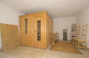 Foto dalla galleria di Peaceful Villa with Pool & Sauna, La Casa di Kyra a Brajkovići